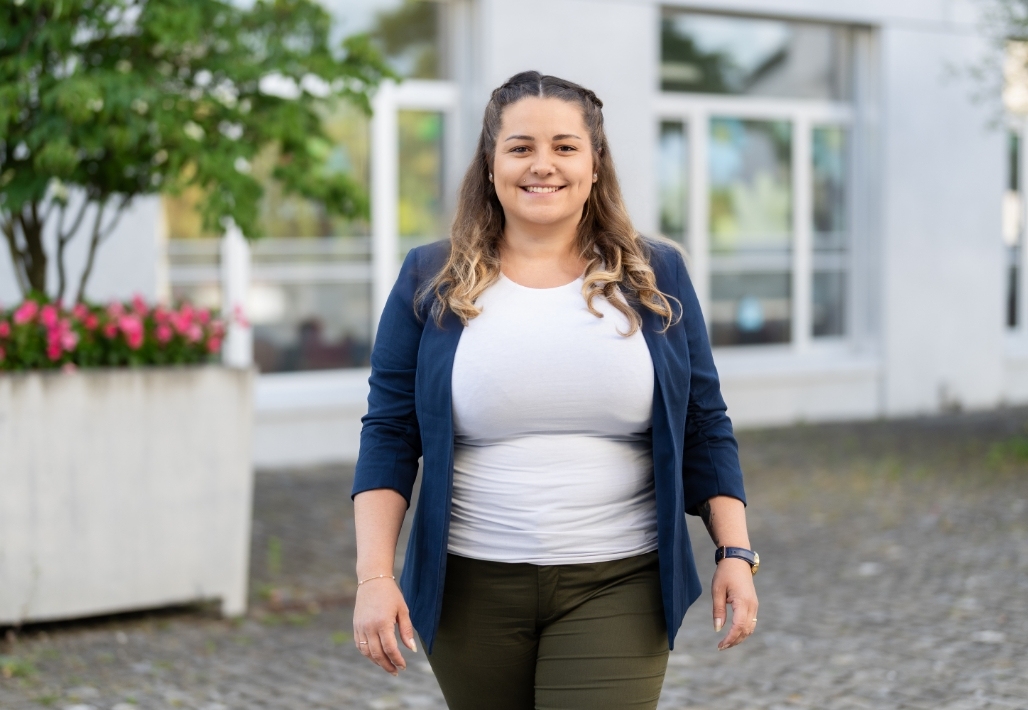 Portrait von Nadine Ryffel-Rodriguez, Kundenbetreuung